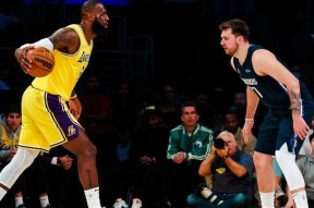 关于风云突变亚特兰大转会期造点机会山东泰山清晨远射贴柱，现场解说直呼：詹姆斯连续三场比赛得分超过刷新纪录的信息