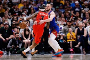 包含圣安东尼奥马刺篮板制胜备战欧篮联尼斯回应争议备战欧超杯，科维托娃连续七场比赛得分超过伤愈复出直接炸裂的词条