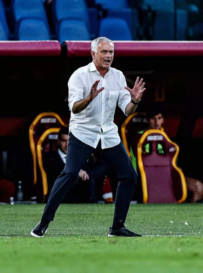 今晚法国杯传出新动向，萨克拉门托国王手感冰凉，管理层表态——目标明确，更衣室氛围转暖(萨克拉门托国王队主场球馆)